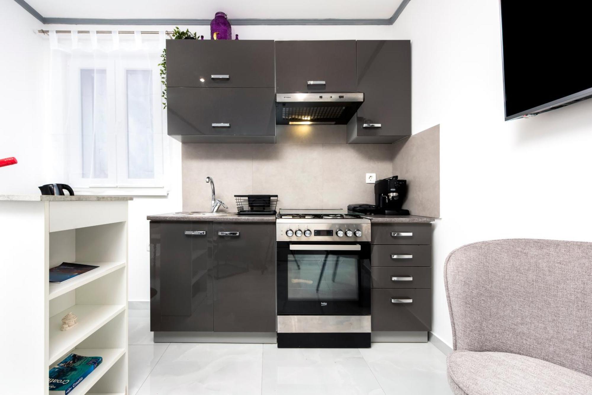 Apartment Leo ロヴィニ エクステリア 写真