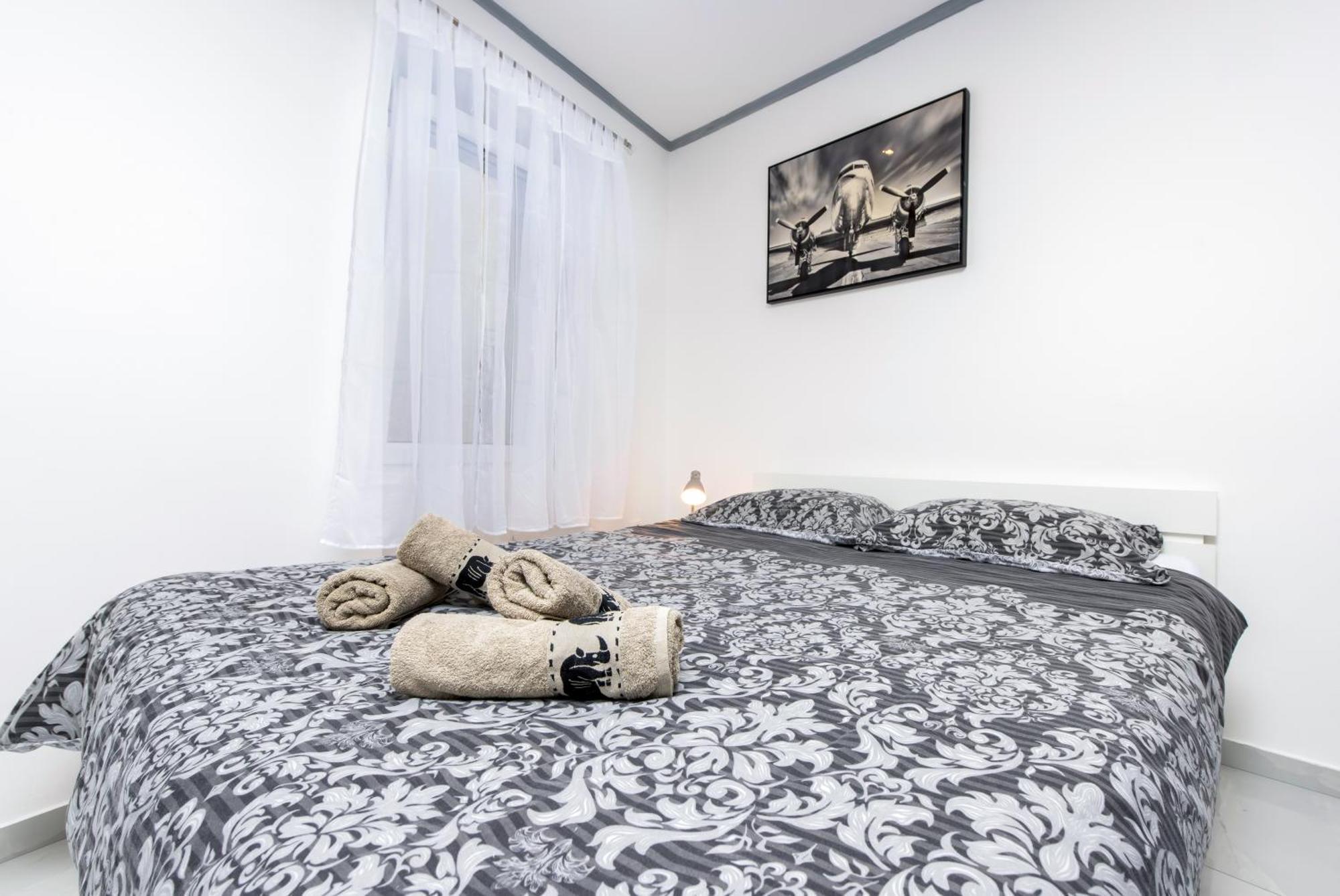 Apartment Leo ロヴィニ エクステリア 写真