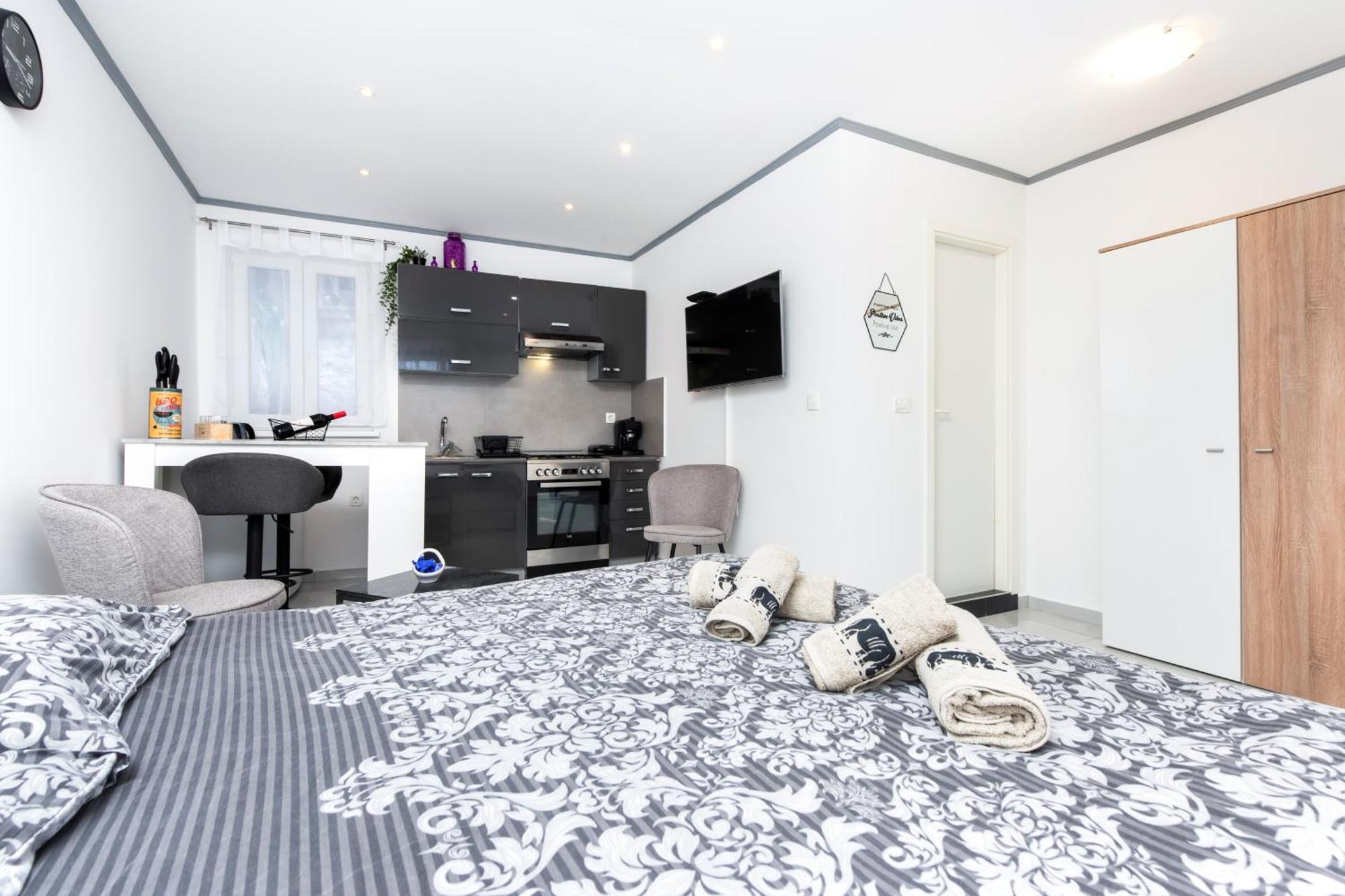 Apartment Leo ロヴィニ エクステリア 写真